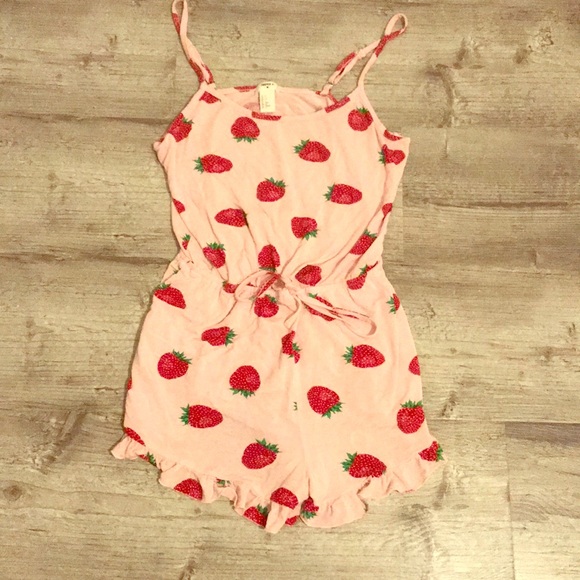 A jumpsuit! (Ask questions) (price negotiable) 😊 - Picture 1 of 2